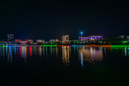 牟定化湖夜景