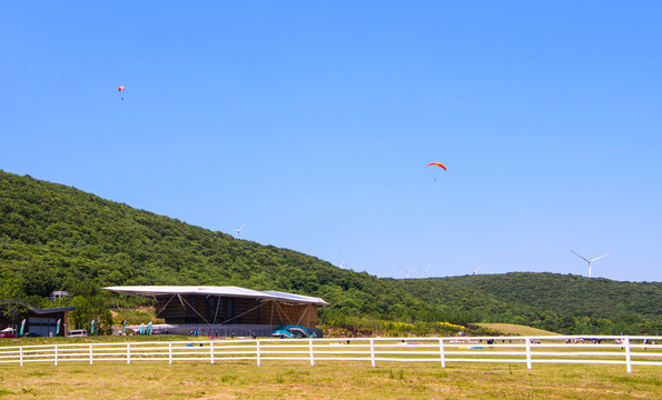 荆门圣境山滑翔伞基地