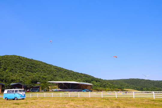 荆门圣境山滑翔伞基地