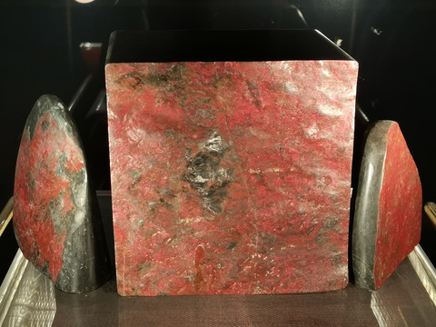 鸡血石矿石标本