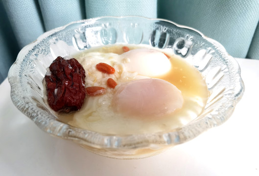红枣枸杞酒酿荷包蛋
