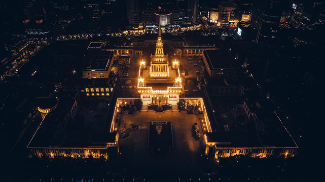 上海展览中心夜景