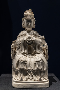 白釉妈祖瓷像