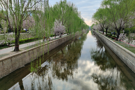 北京元大都城垣遗址公园