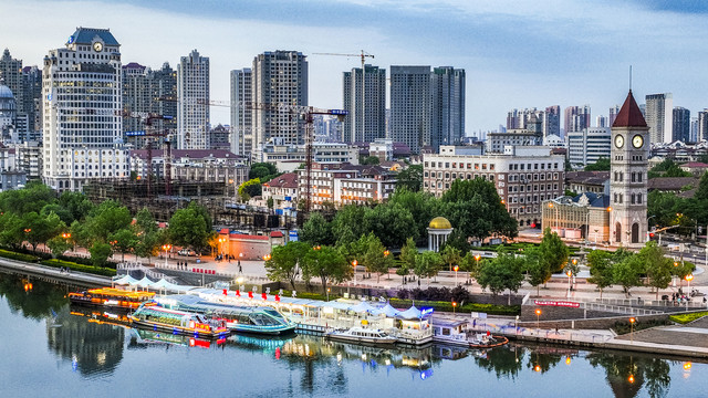 天津海河沿线夏季美景航拍