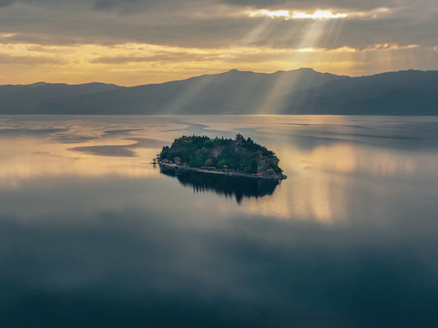 云南抚仙湖孤山风景区