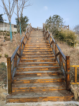 上山栈道