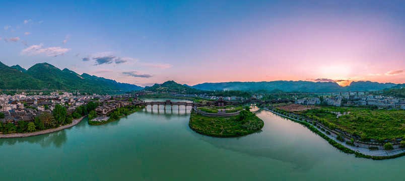 重庆市黔江区濯水风雨廊桥