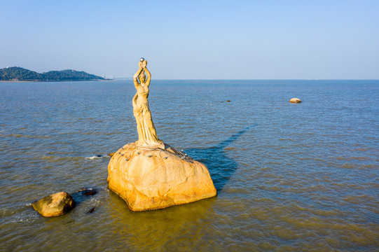 航拍广东珠海地标建筑渔女神像