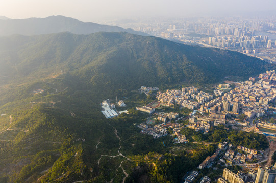 航拍夕阳下的广东珠海横琴地区