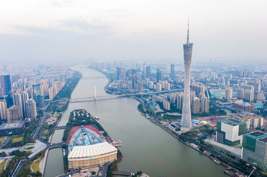 航拍珠江畔广州塔城市地标