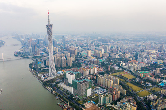 航拍珠江畔广州塔城市地标