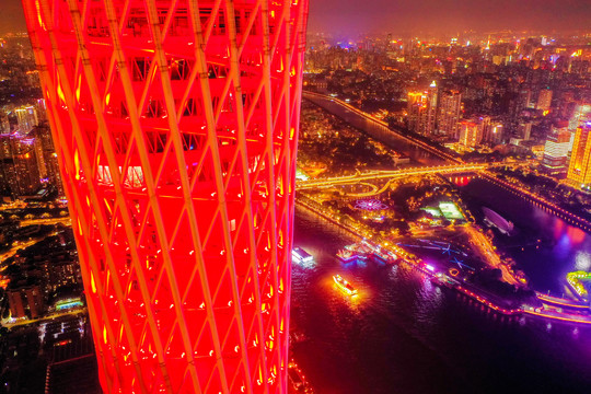 航拍珠江畔广州塔夜景灯光秀