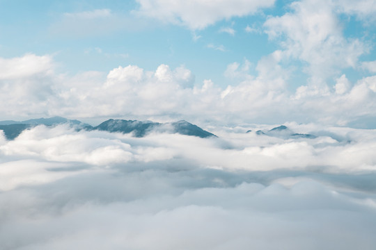 金鸡山山峰云海