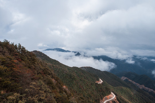 金鸡山山峰云海