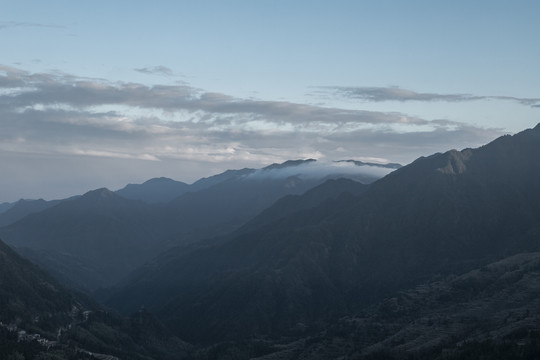 山峰山脉