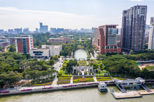 航拍中山大学校本部北门广场