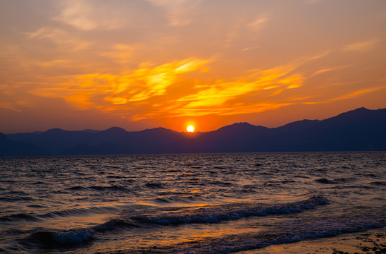 云南澄江抚海湾落日