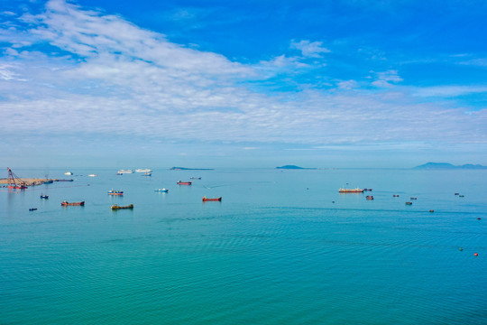 航拍海南三亚湾海天一色海景