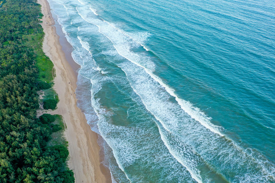 航拍海南三亚海棠湾沙滩海景