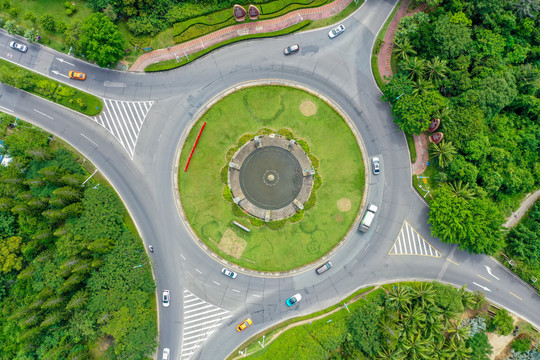 航拍三亚亚龙湾道路交通转盘