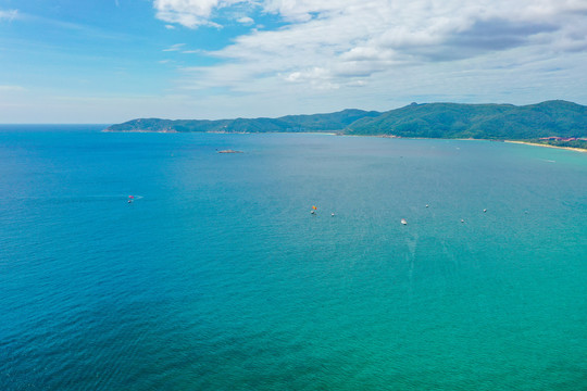 航拍海南三亚亚龙湾海景风光