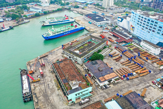 航拍海口秀英港海口港客运站