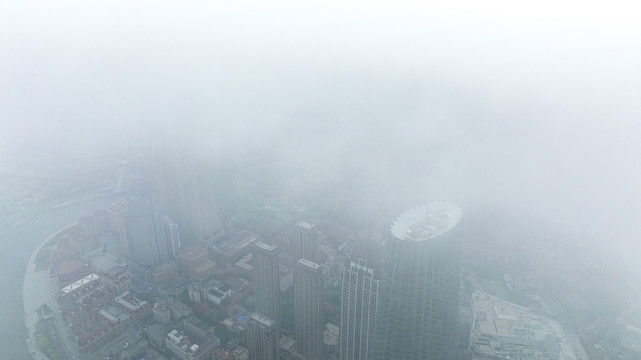 天津城市平流雾美景航拍