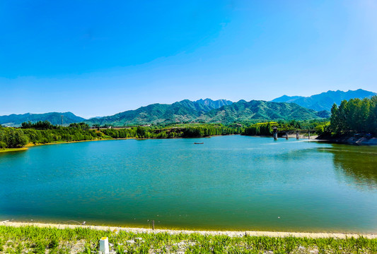 秦岭山下神秀东沟水库