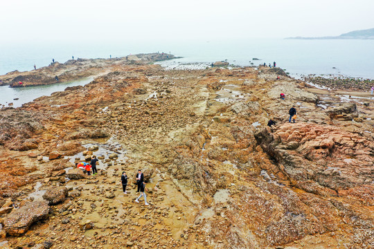 航拍山东青岛太平湾海岬角礁石