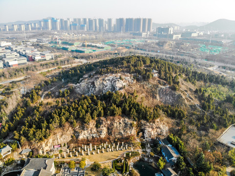 航拍江苏徐州龟山汉墓外景