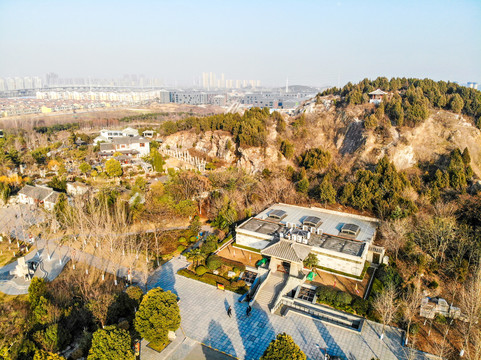 航拍江苏徐州龟山汉墓外景