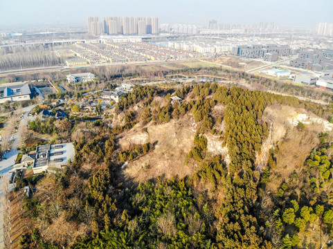 航拍江苏徐州龟山汉墓外景