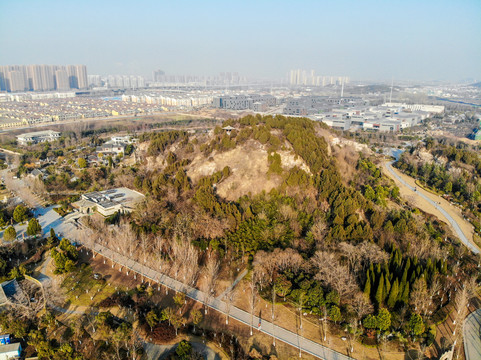 航拍江苏徐州龟山汉墓外景