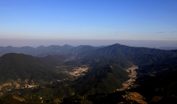 山区清晨风光