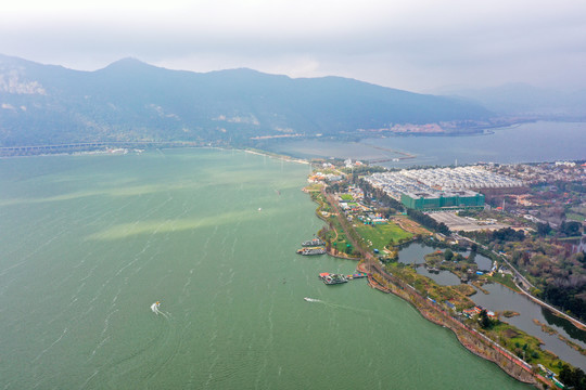 航拍云南昆明滇池昆明海埂公园