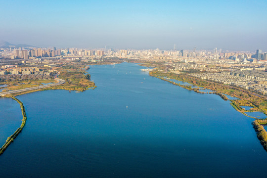 航拍云南昆明滇池草海