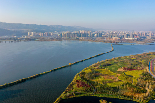 航拍云南昆明滇池草海