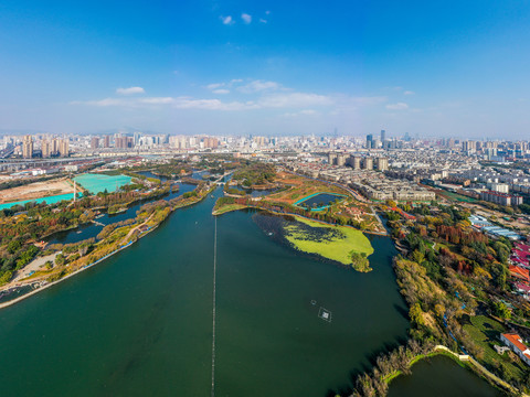 航拍云南昆明大观公园滇池草海