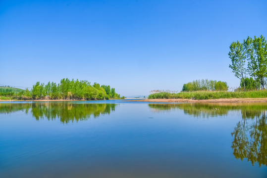 蓝天碧水