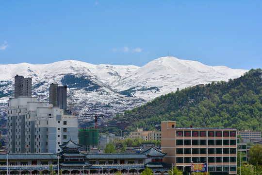 岷州雪霁