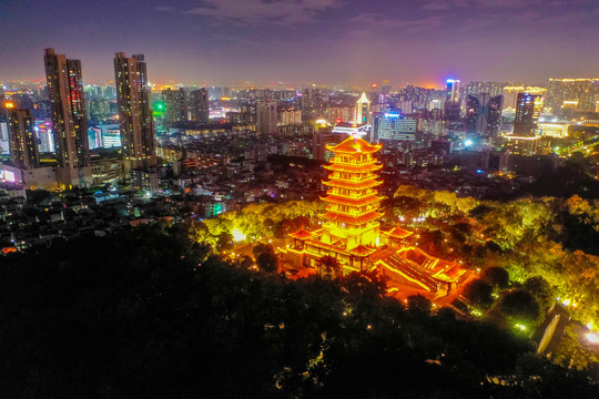 航拍佛山礌岗山顶魁星阁夜景