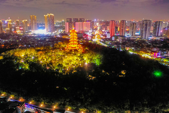 航拍佛山礌岗山顶魁星阁夜景