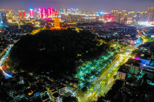 航拍佛山礌岗山顶魁星阁夜景