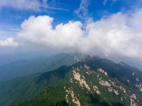 航拍河南洛阳栾川老君山