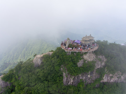 航拍栾川老君山最高峰马鬃岭