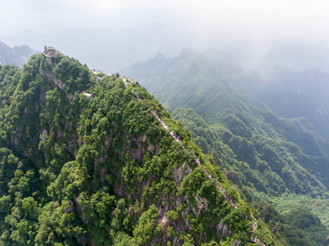 航拍栾川老君山最高峰马鬃岭