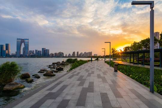 苏州金鸡湖环湖步道