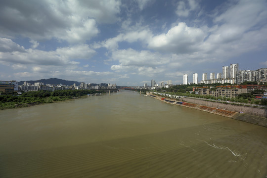 蓝天白云金沙江城市建筑