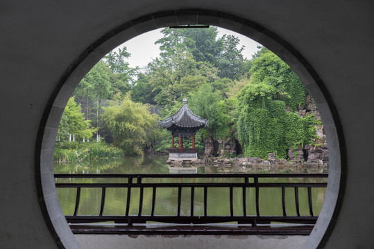 古典园林门洞框景